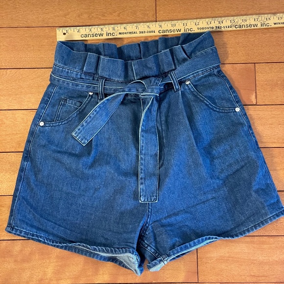 Frank & Oak High Waisted Paper bag Shorts - Picture 4 of 9